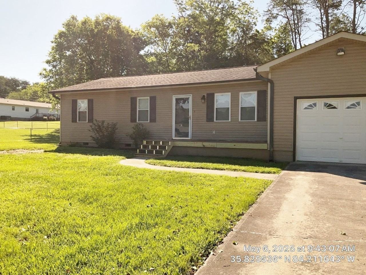 103 Mapletree Ln - Photo 3 of 32