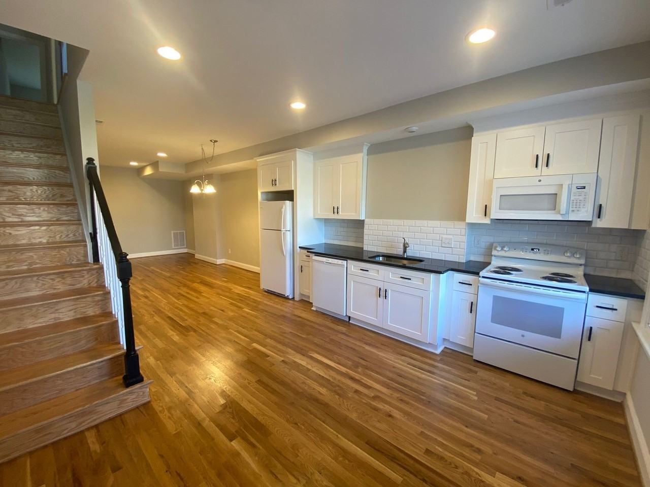 703 Catherine St - Photo 2 of 13