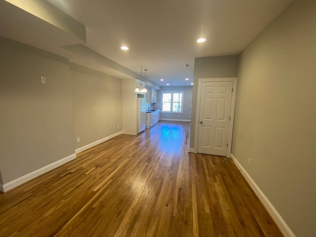 703 Catherine St - Photo 4 of 13