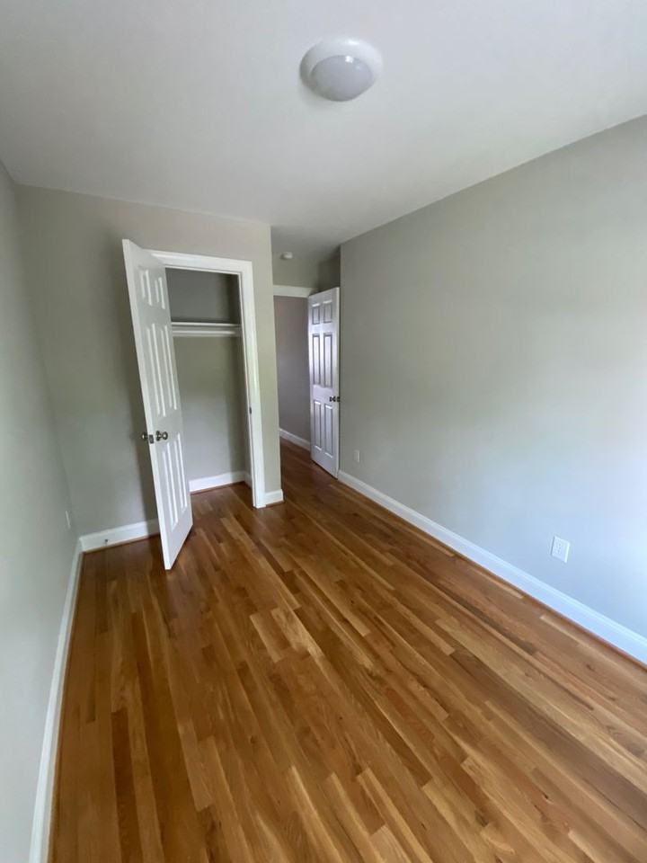 703 Catherine St - Photo 6 of 13