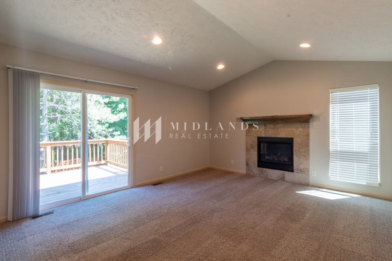 12226 Patrick Ave - Photo 3 of 15