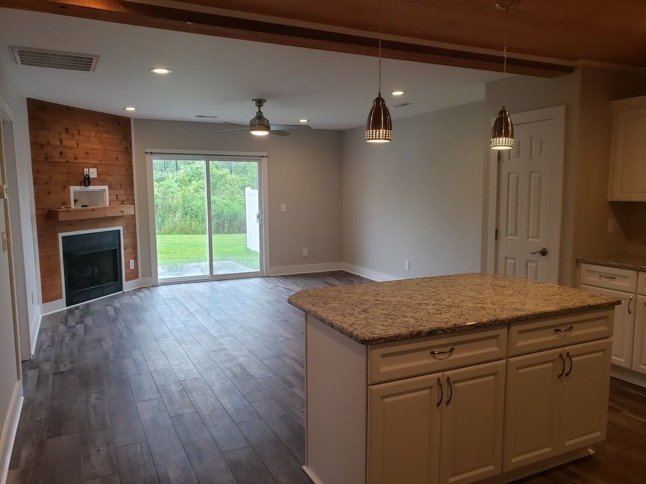 182 Pine Hollow Rd - Photo 4 of 18