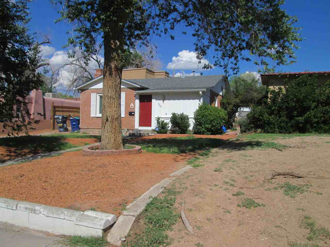 308 Amherst Dr Se - Photo 2 of 17