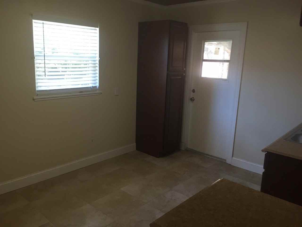 1315 W Grace St - Photo 3 of 8