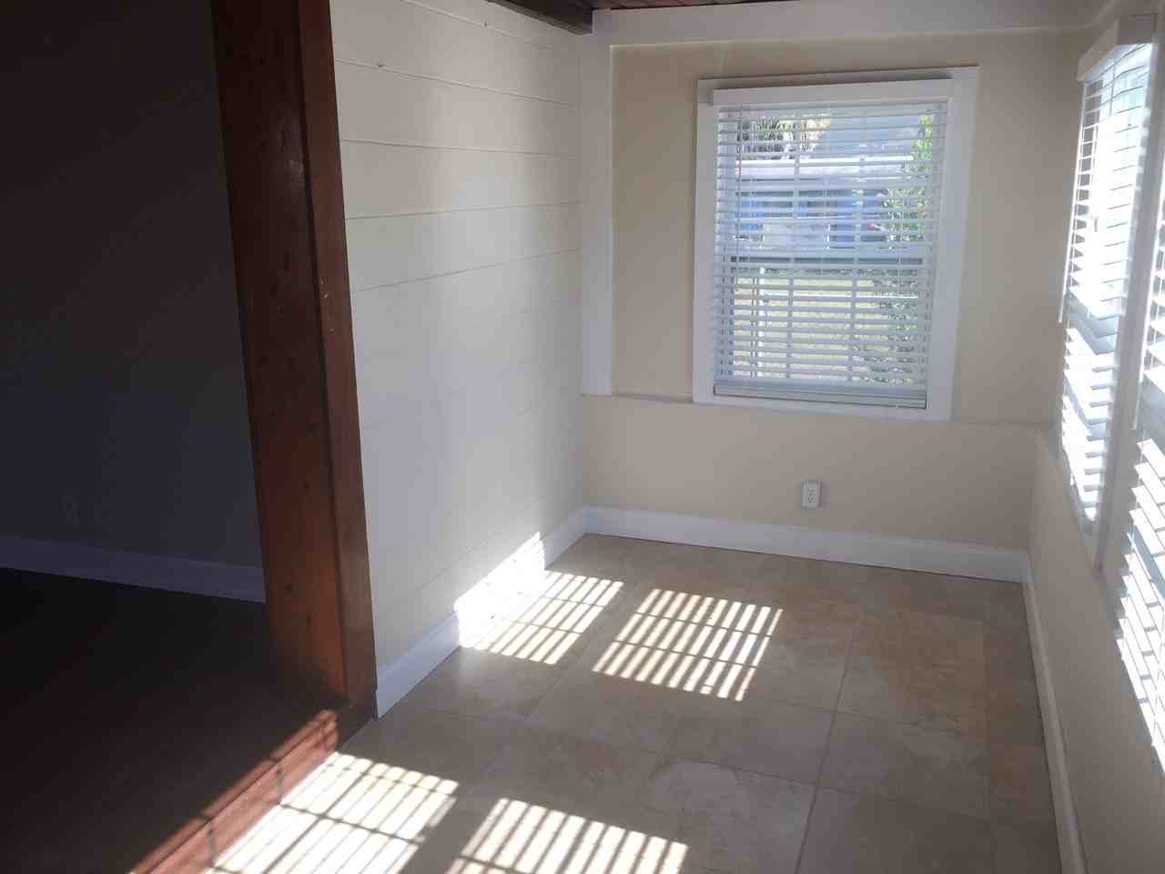 1315 W Grace St - Photo 4 of 8