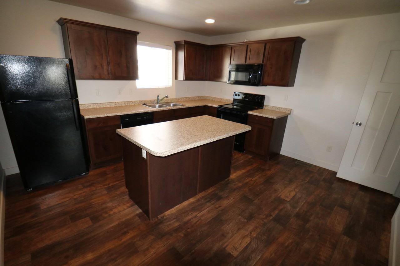 209 N 680 E - Photo 6 of 15