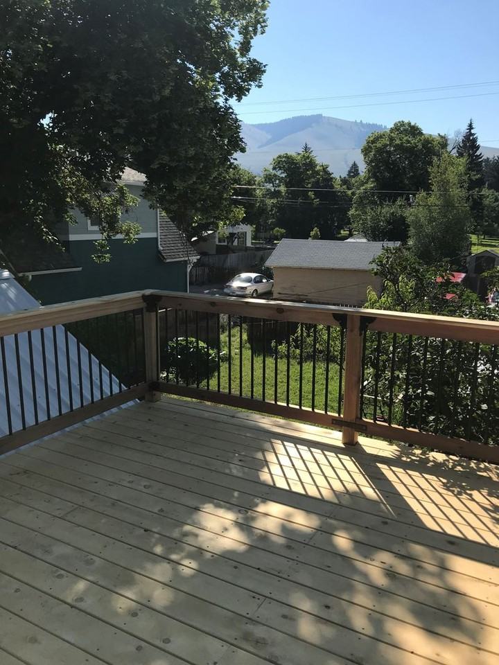 726 Woodford St - Photo 2 of 4