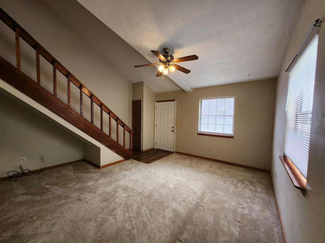 346 Hayden Rd - Photo 4 of 24