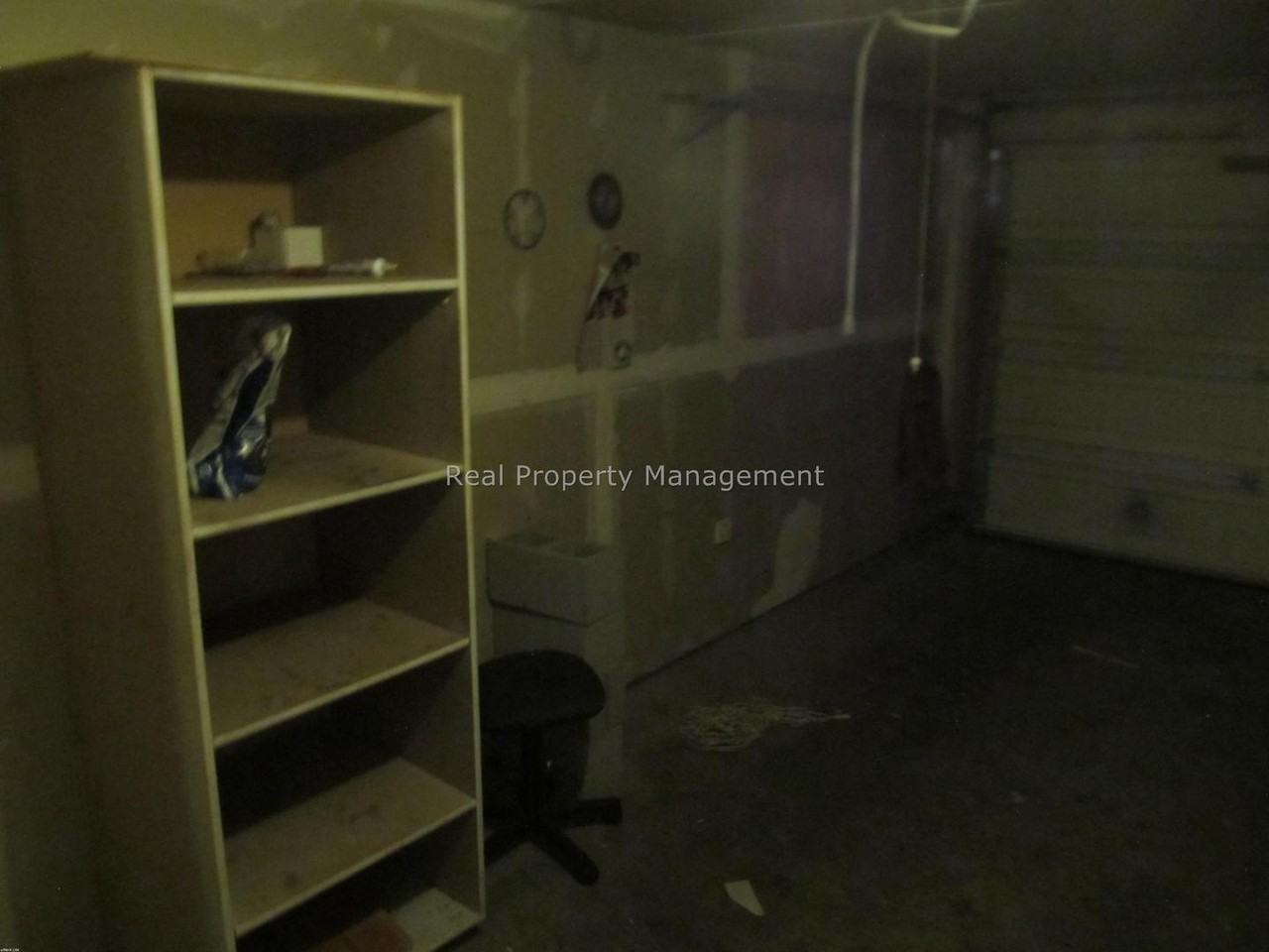 100 Penhurst Pl - Photo 4 of 11