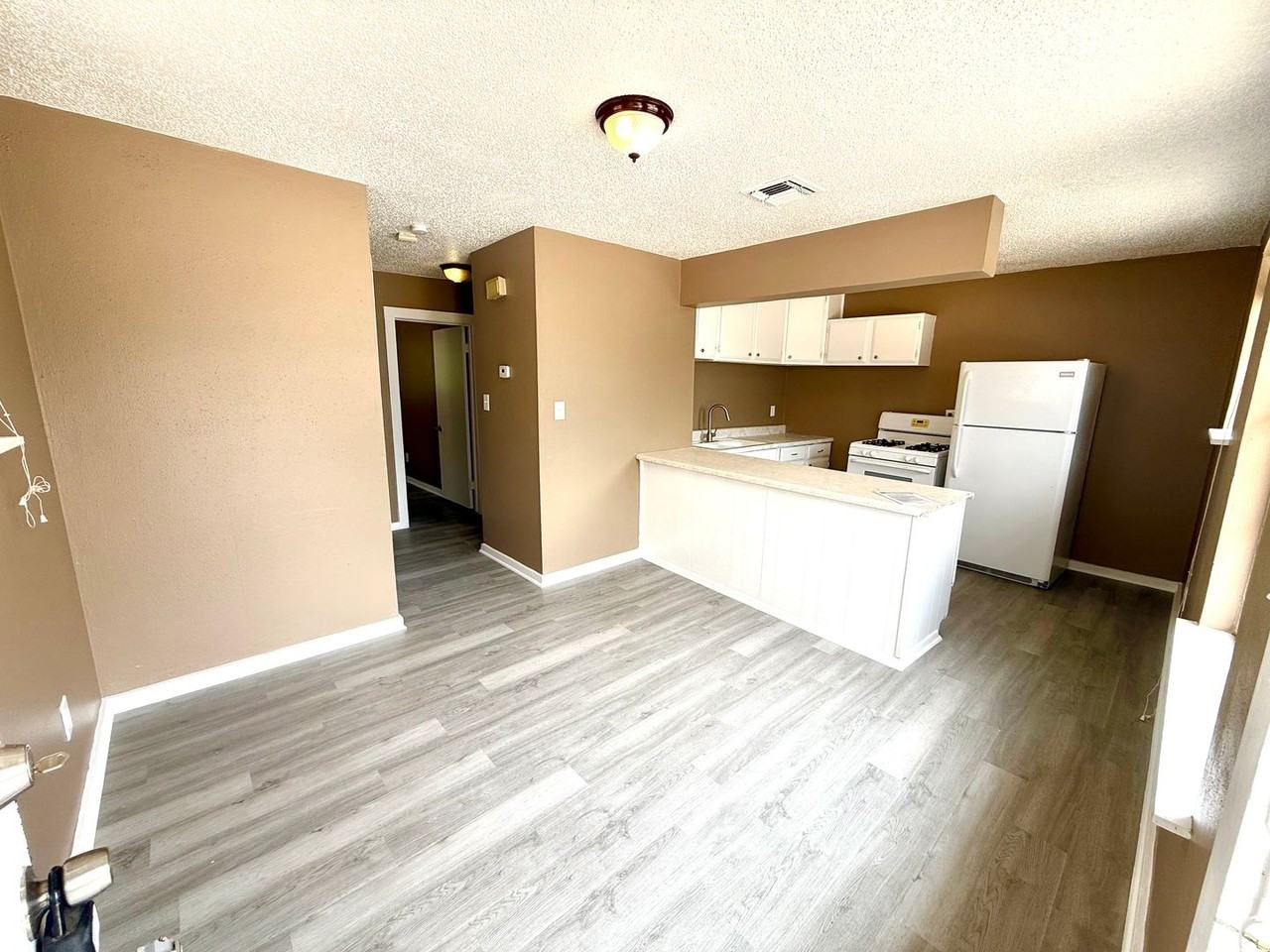 1827 E Highland Blvd - Photo 3 of 18