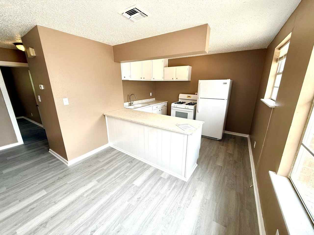 1827 E Highland Blvd - Photo 5 of 18