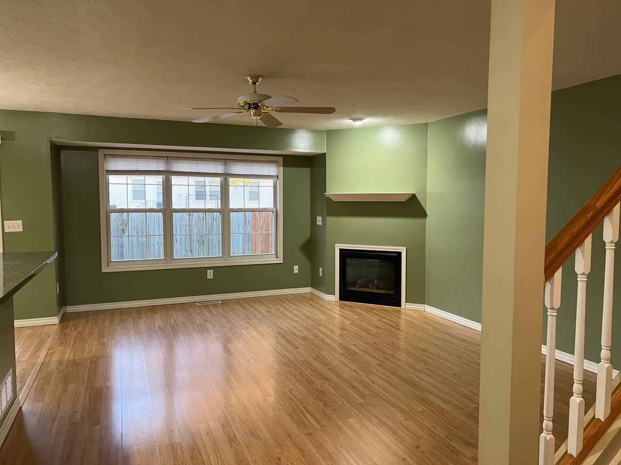 1034 Doral Dr - Photo 2 of 20