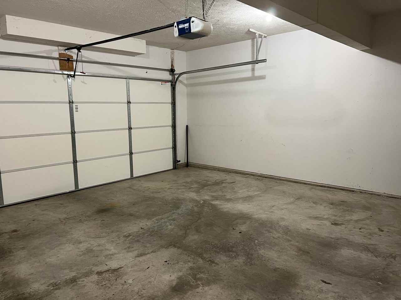 1034 Doral Dr - Photo 4 of 20