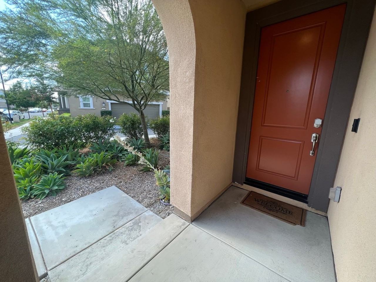 13998 Blossom Way - Photo 3 of 33