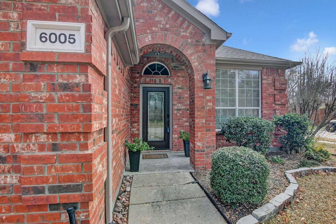 6005 Pine Meadow Ln - Photo 2 of 38