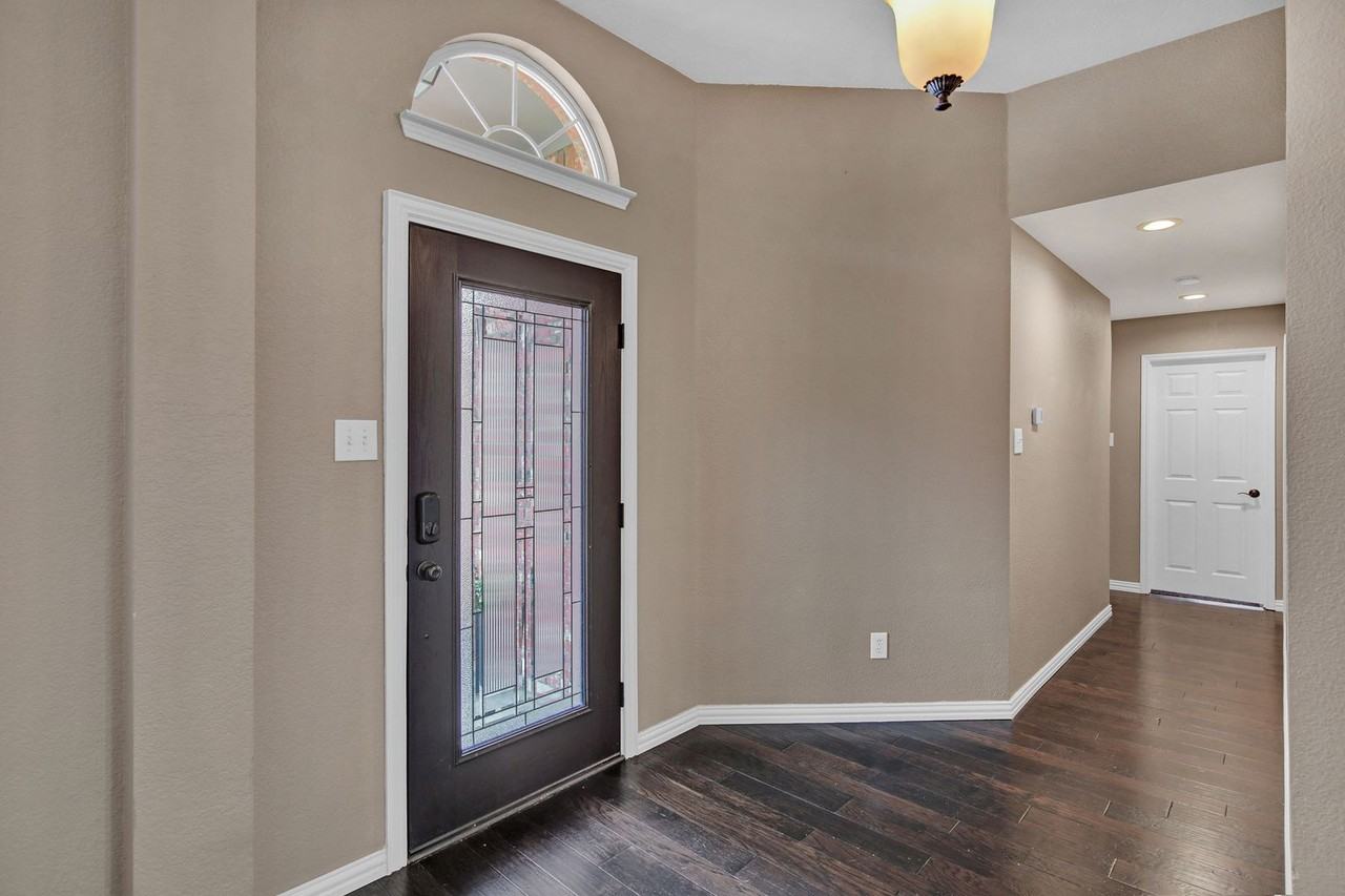 6005 Pine Meadow Ln - Photo 5 of 38