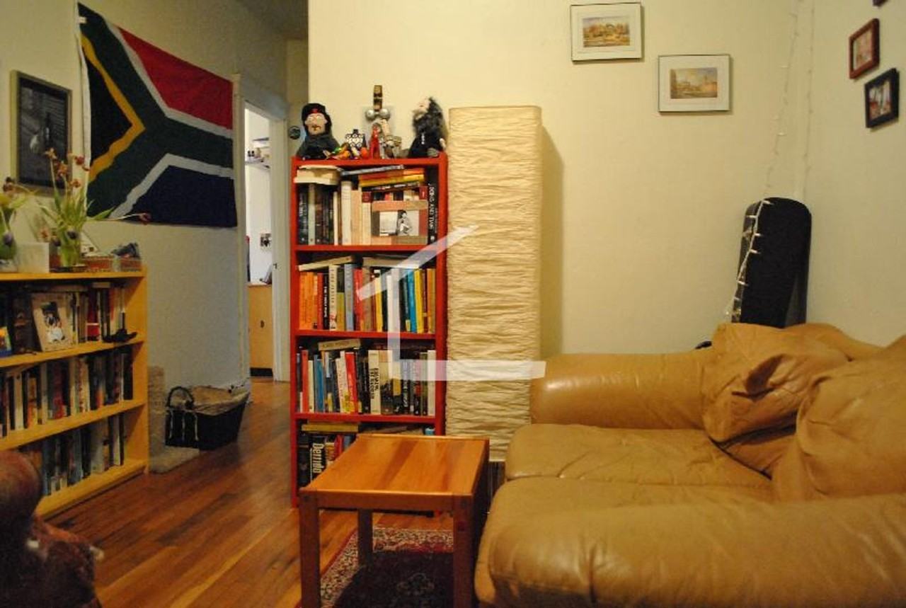 114 Washington St - Photo 4 of 12