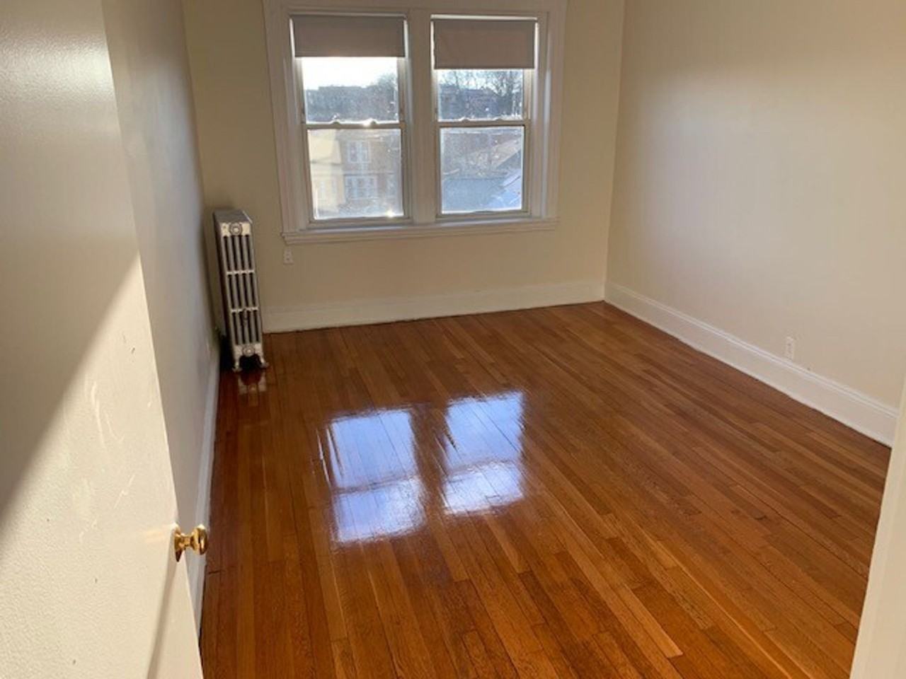 114 Washington St - Photo 5 of 12