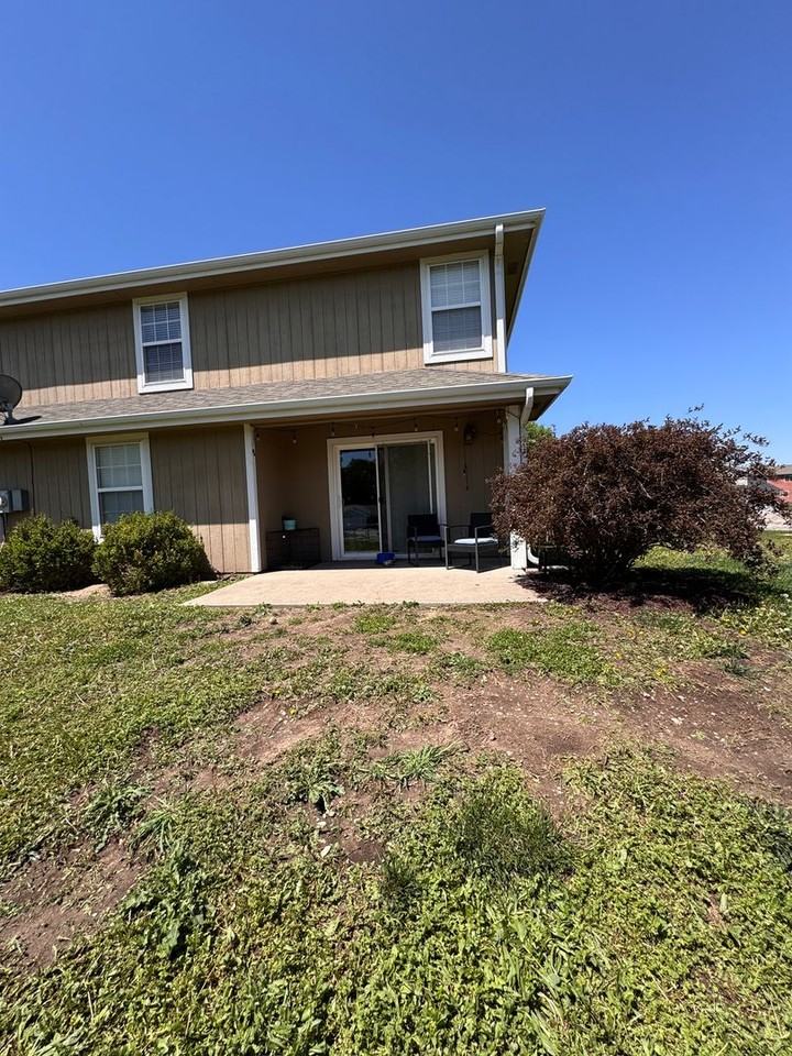 514 Stonemont Dr - Photo 3 of 27
