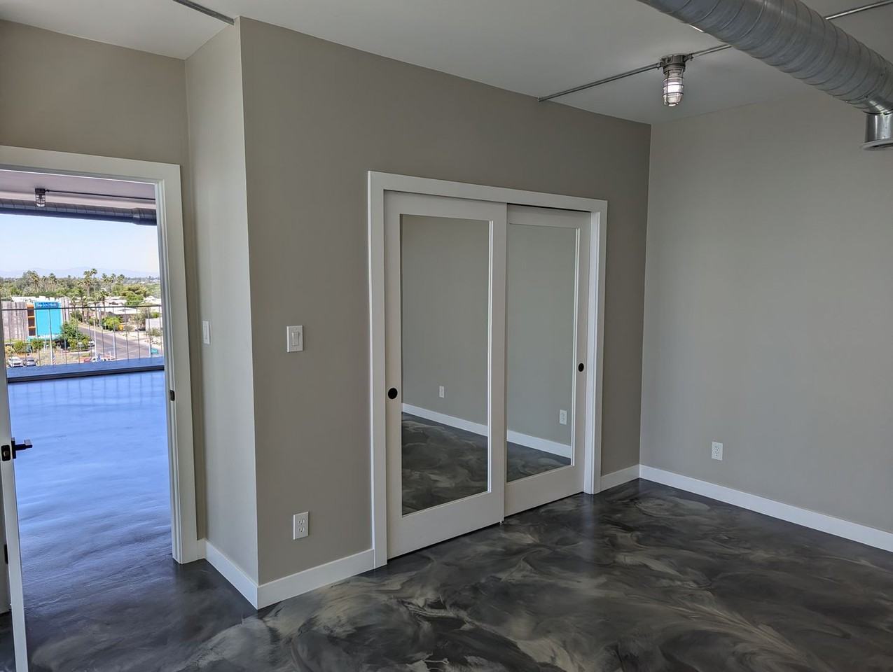 207 W Clarendon Ave - Photo 4 of 18