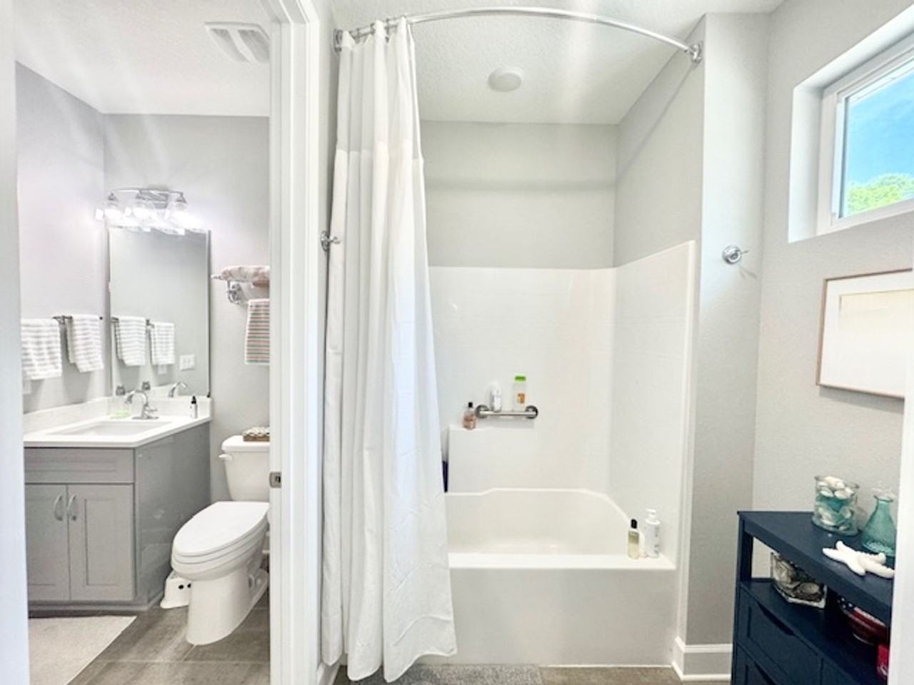 215 Allen St - Photo 2 of 21