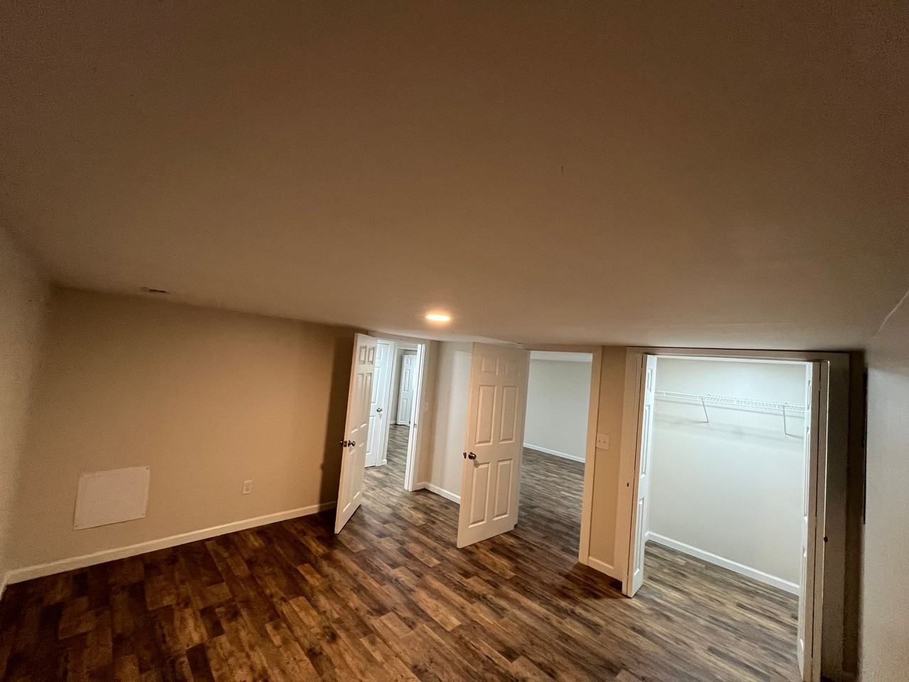 442 Royal Pines Dr - Photo 3 of 8