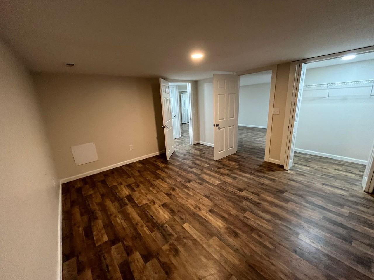 442 Royal Pines Dr - Photo 4 of 8