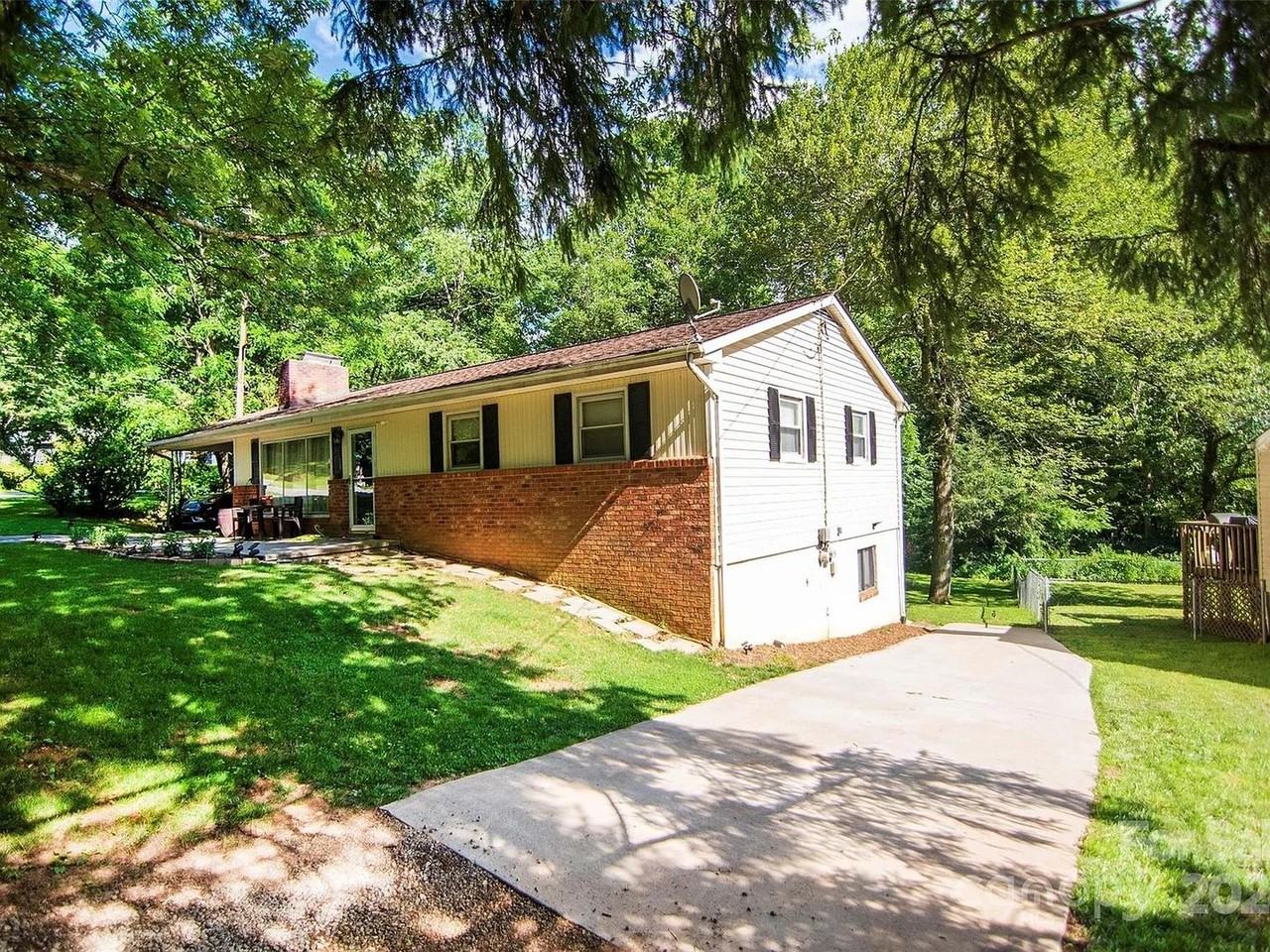 442 Royal Pines Dr - Photo 6 of 8