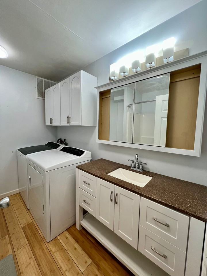 1894 Perkins Dr - Photo 3 of 46