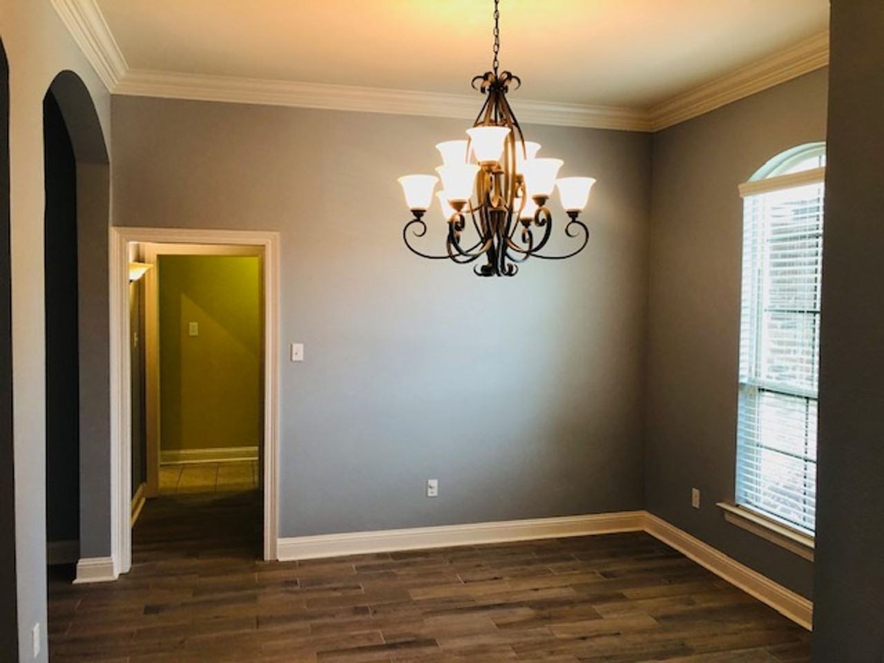 240 Danielle Dr - Photo 6 of 23