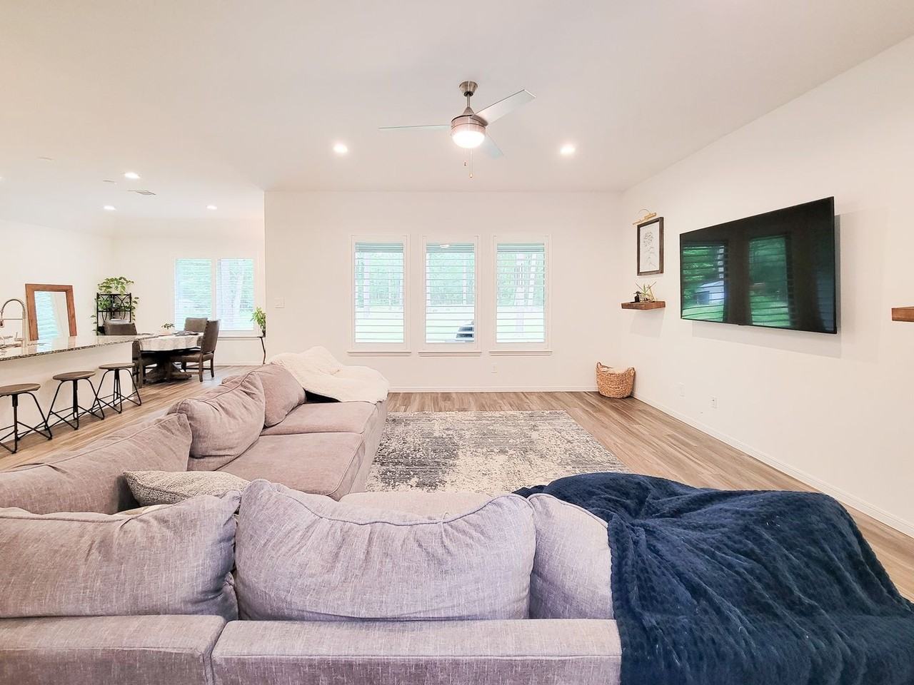 129 Jim Hall Ln - Photo 4 of 38