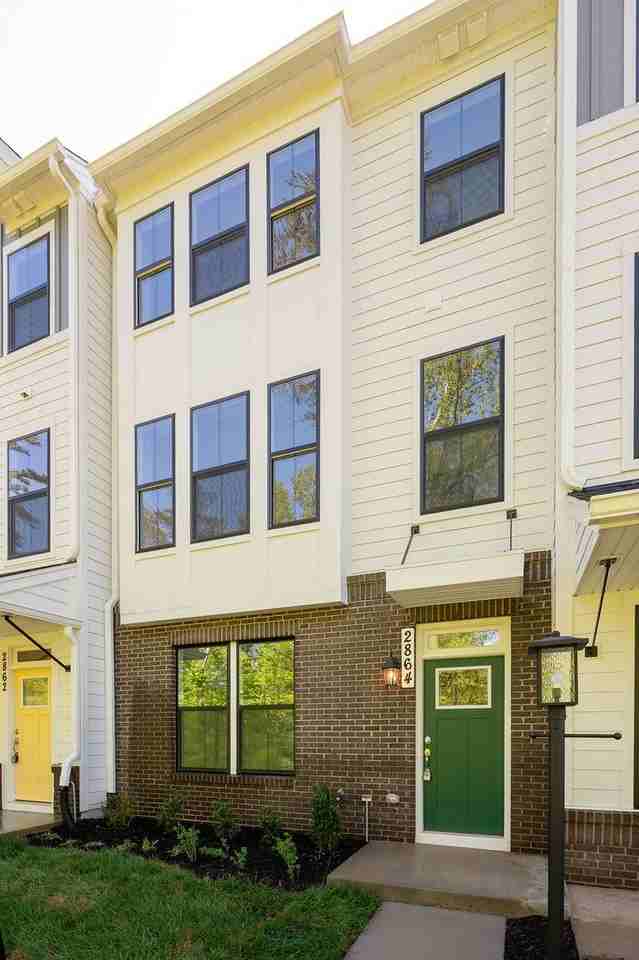 2864 Sweetbay St - Photo 2 of 24