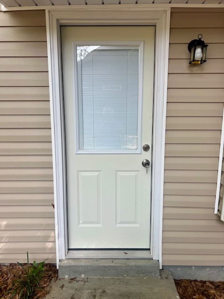 8221 Pinebough Ave - Photo 2 of 24