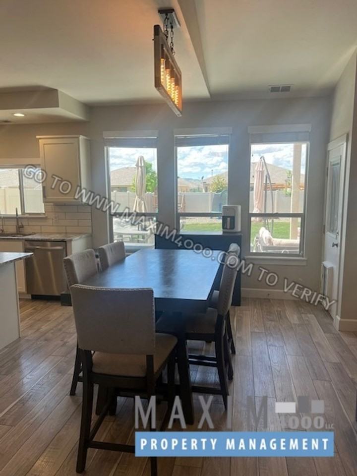 685 Arran Way - Photo 7 of 25