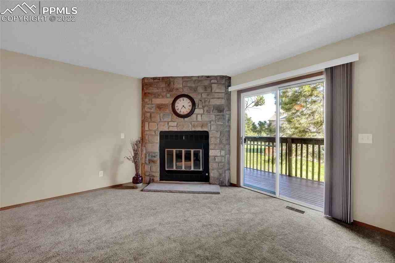 3467 Queen Anne Way - Photo 2 of 37