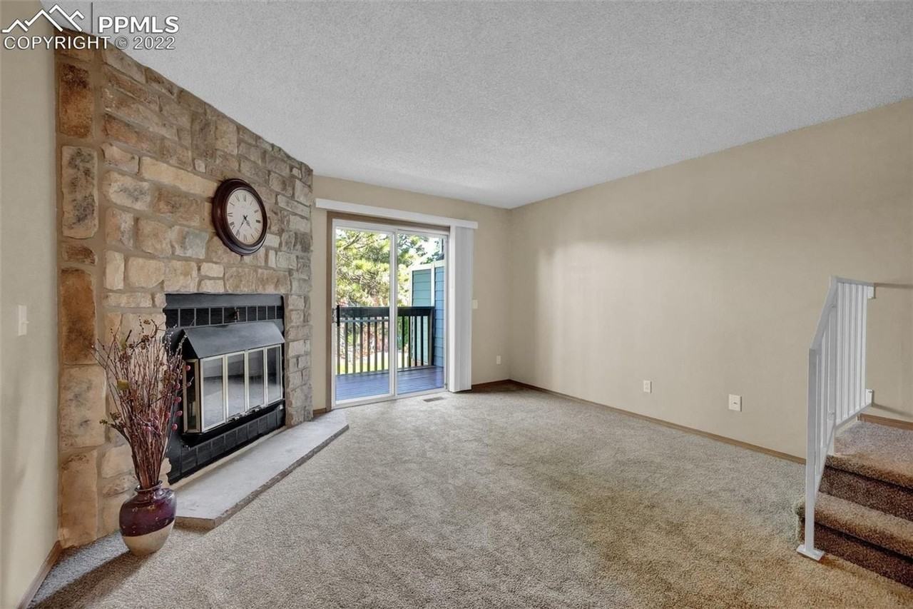 3467 Queen Anne Way - Photo 3 of 37