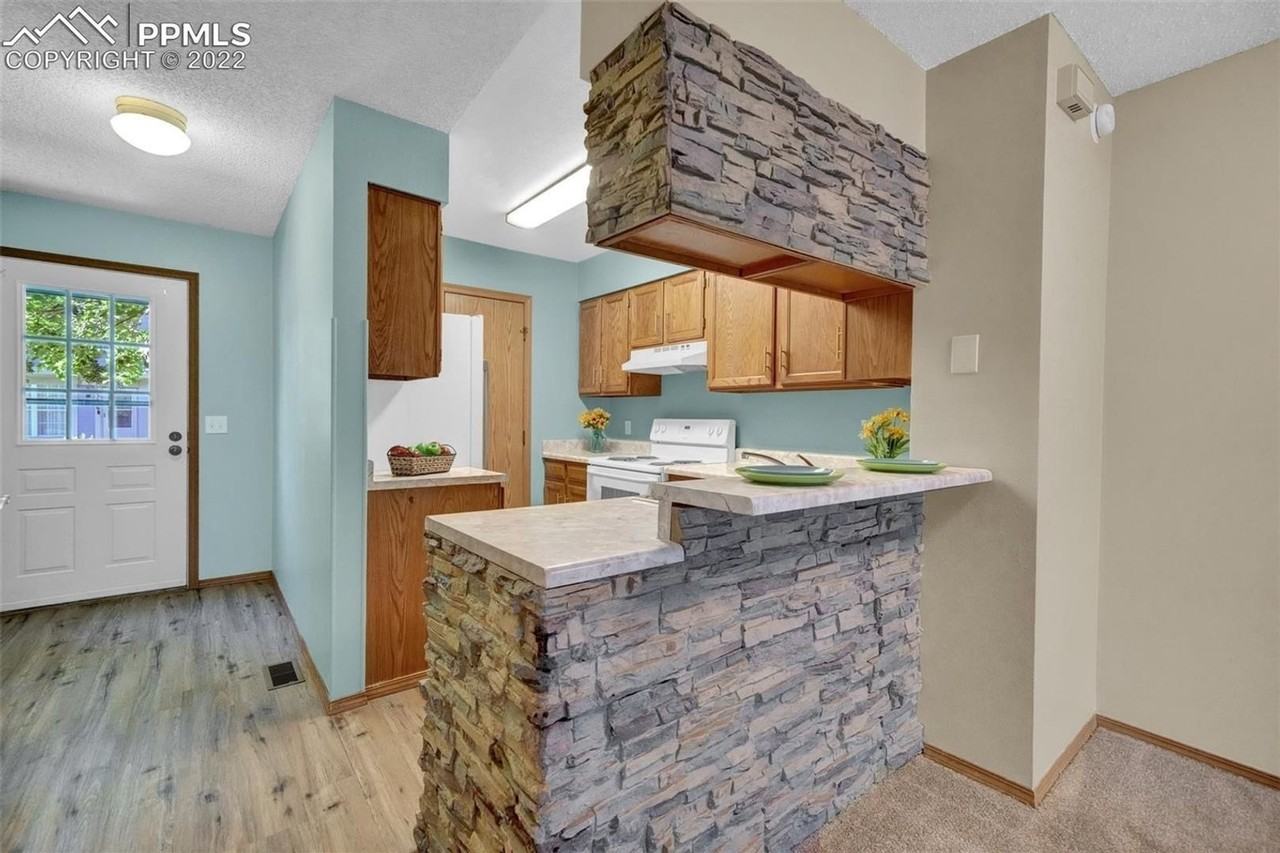 3467 Queen Anne Way - Photo 6 of 37