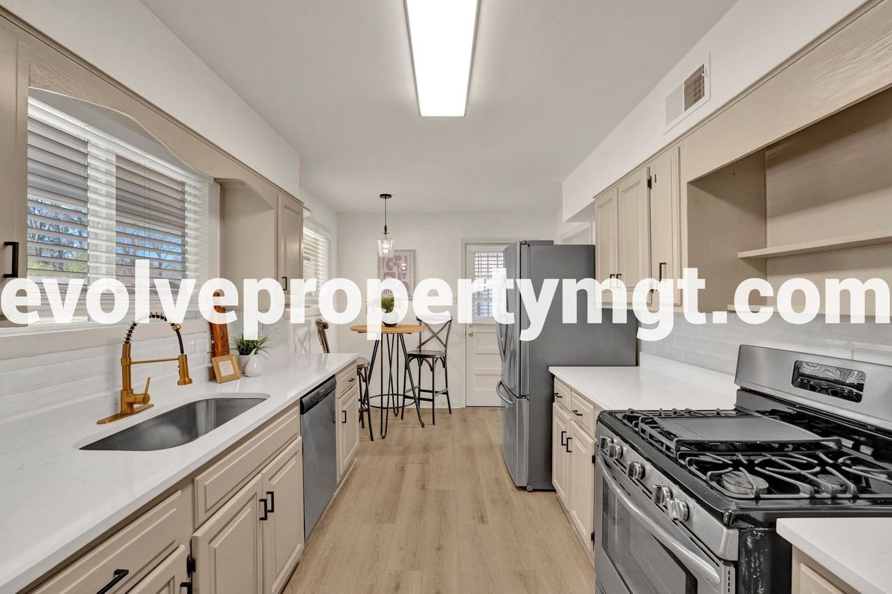 1260 Cherrydale Cv - Photo 3 of 32