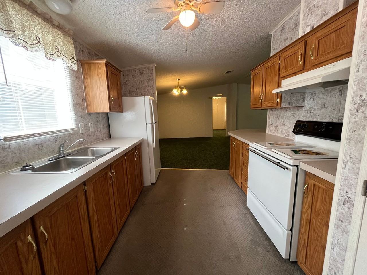 15993 176th St - Photo 3 of 13