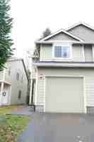 featured image of 745 745 / 747 SE Tampa St.