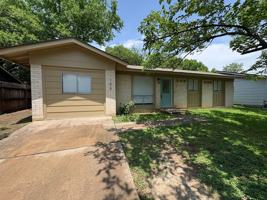 featured image of 106 E Longspur Blvd