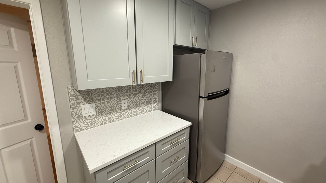 106 E Longspur Blvd - Photo 6 of 28