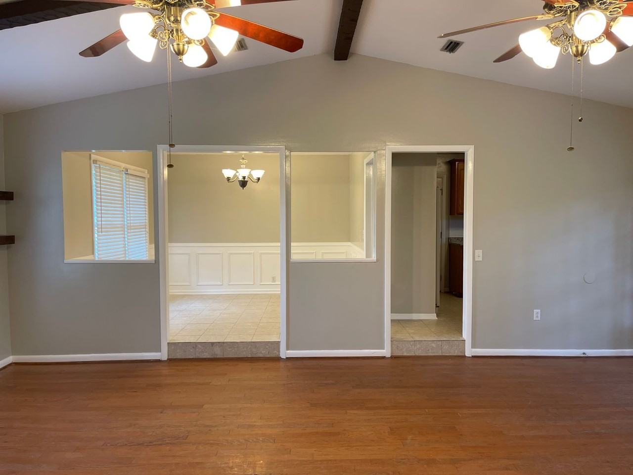 105 Kingston Dr - Photo 4 of 23