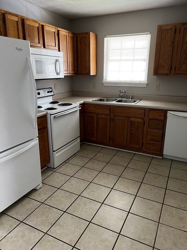 169 Colfax St - Photo 2 of 10