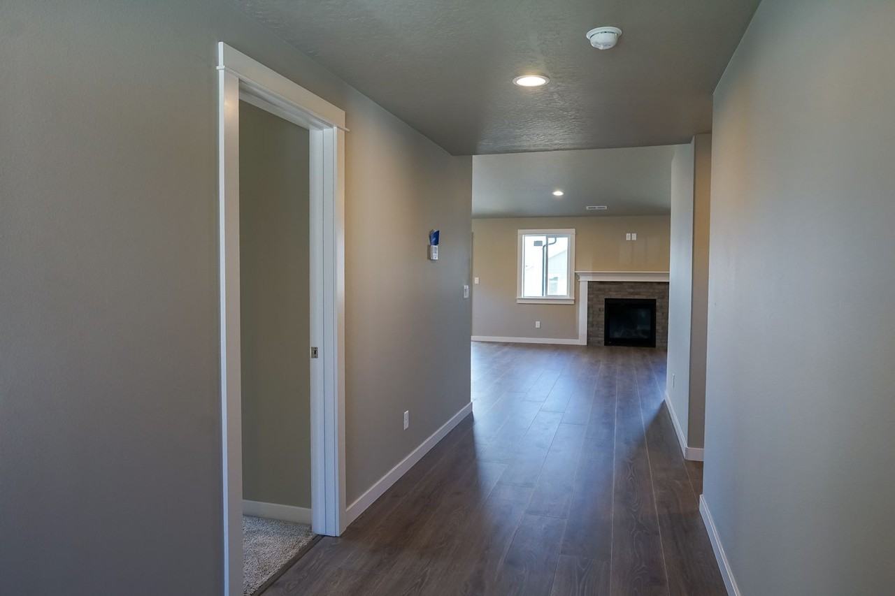 3837 N Lynn St - Photo 4 of 50