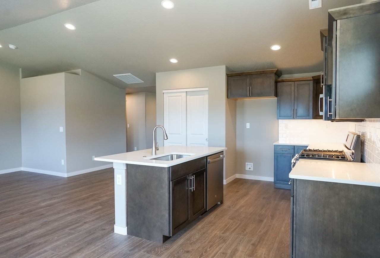 3837 N Lynn St - Photo 7 of 50