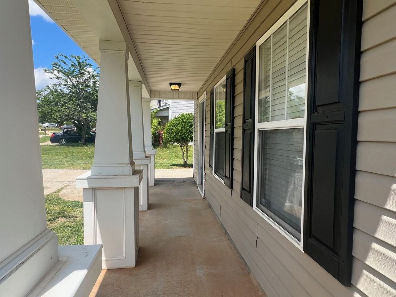 176 English Hills Dr - Photo 2 of 16