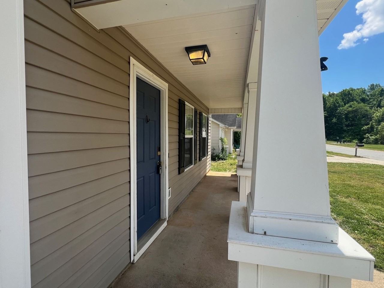176 English Hills Dr - Photo 3 of 16