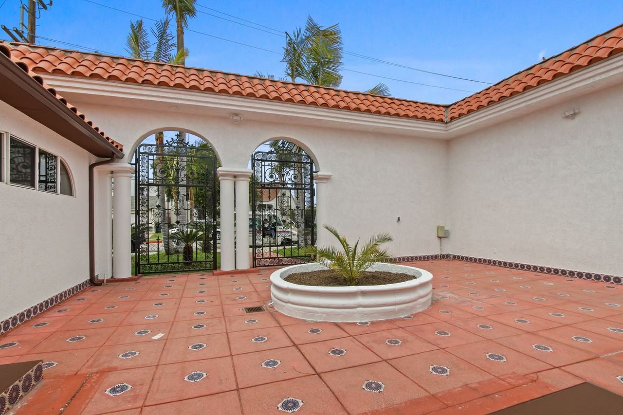 536 Short St - Photo 2 of 21