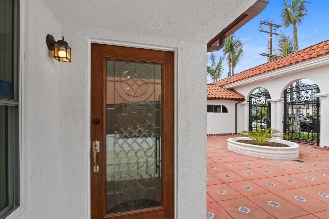 536 Short St - Photo 3 of 21